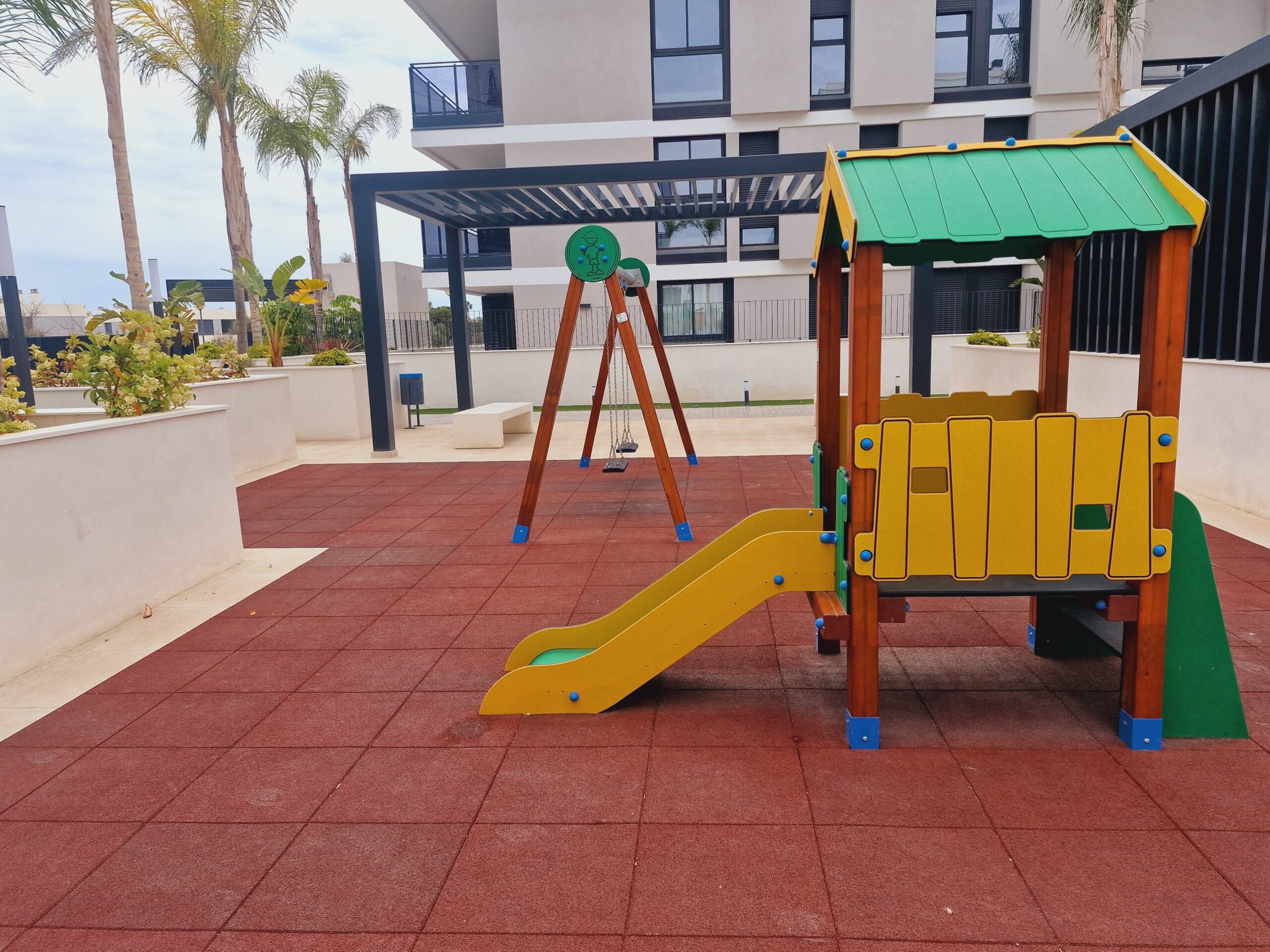 Parque infantil de la urbanización Amaire