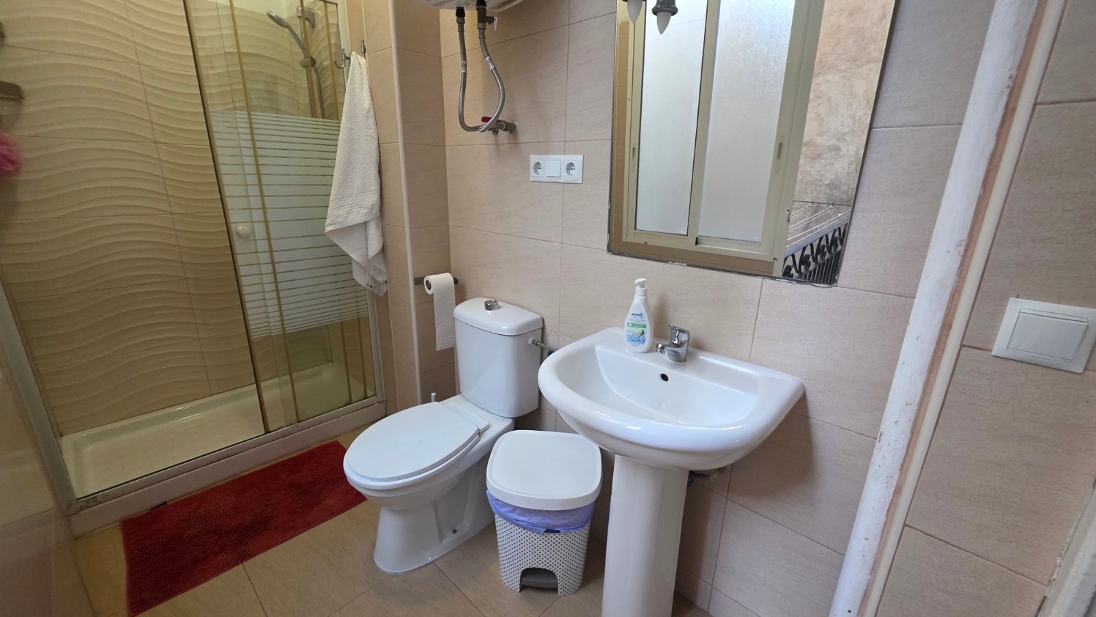 Segundo baño completo con ducha